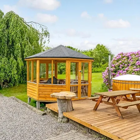 11 Bedroom Awesome In *
